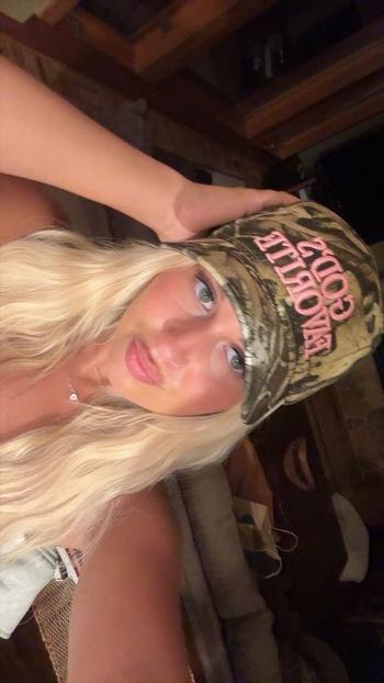 213-810-1084, 23  female escort, Wausau